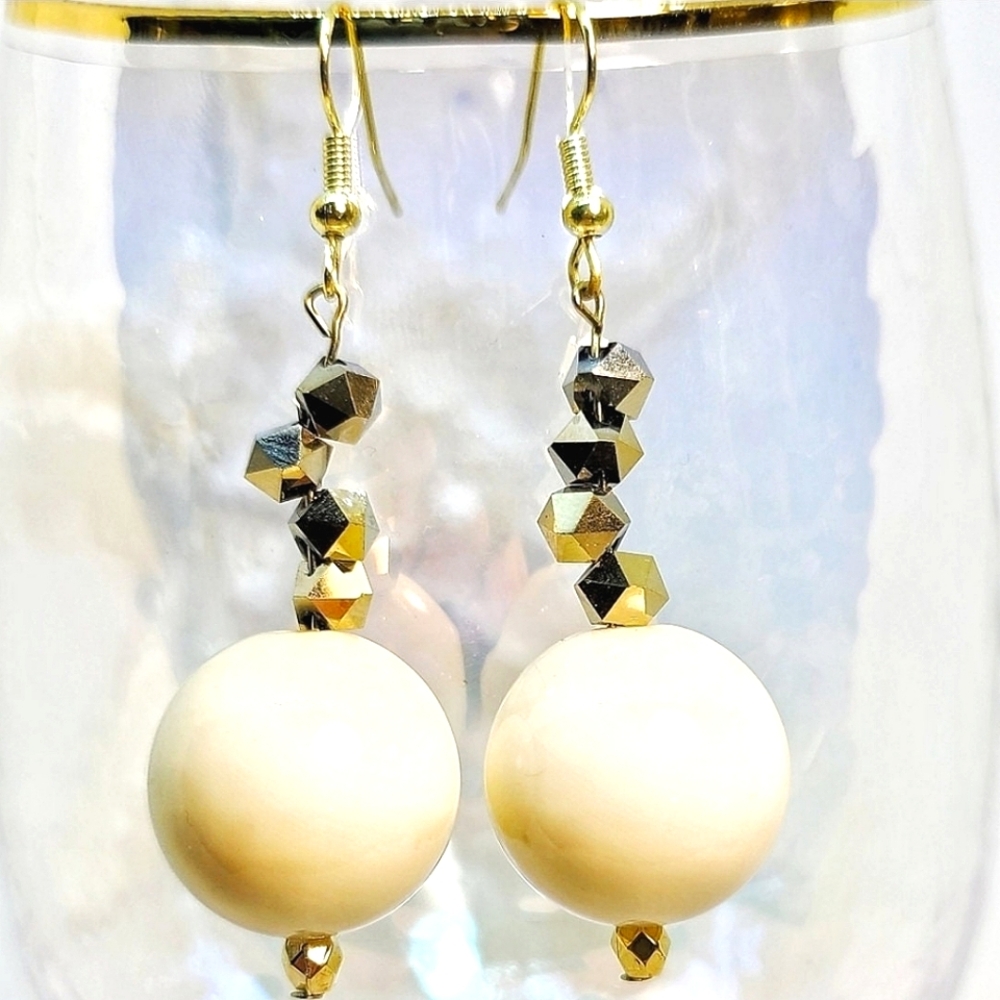 🆕️ Chunky Ivory Ball Earrings
